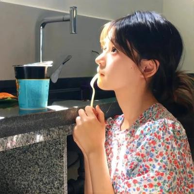 他的摩托车，她的岛